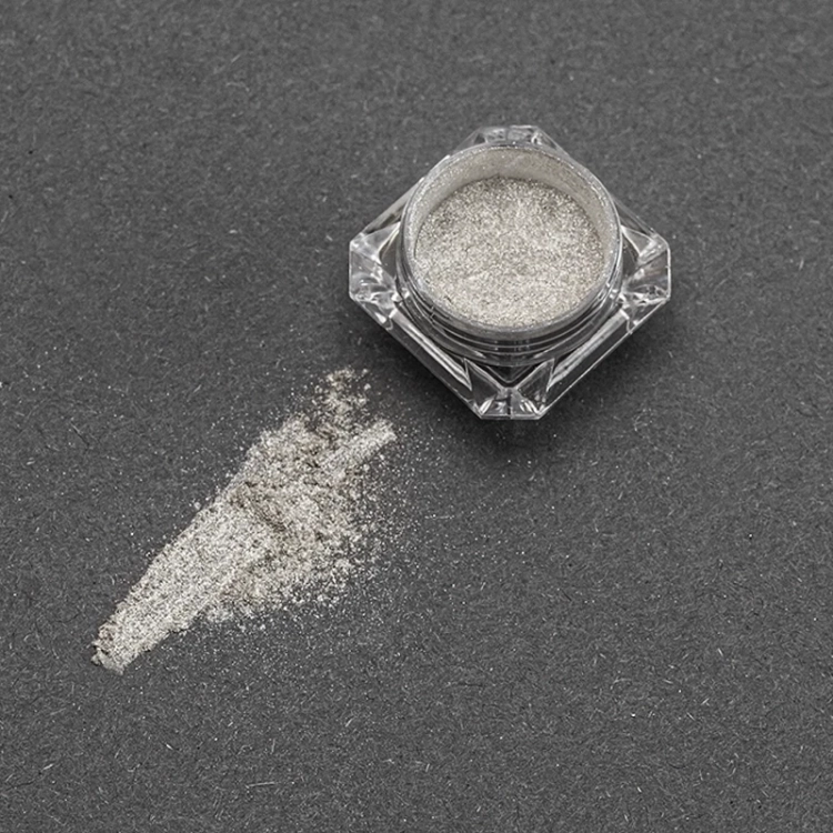 elarto-pylek-do-zdobienia-paznokci-chrome-powder-silver-mirror (2).webp