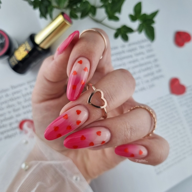 top hybrydowy z czerwonymi serduszkami 10 ml, YOSHI Pure Love Top RED, transparentny top z efektem dekoracyjnym, romantyczny manicure hybrydowy, szybkie zdobienia paznokci topem