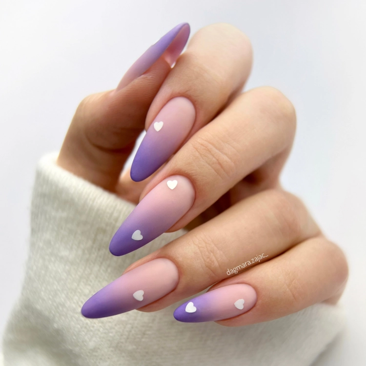 top hybrydowy z białymi serduszkami 10 ml, YOSHI Pure Love Top WHITE, transparentny top z efektem, szybkie zdobienia paznokci topem, romantyczne manicure z serduszkami, top UV Hybrid YOSHI