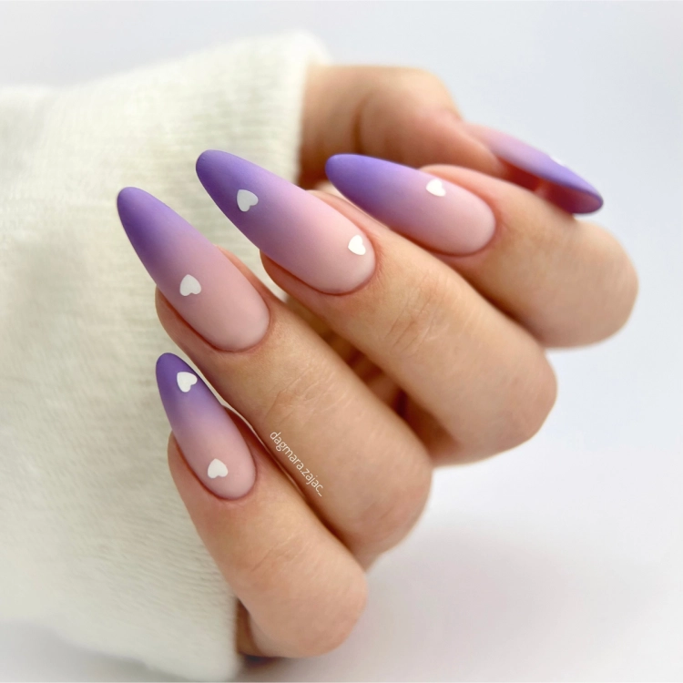 top hybrydowy z białymi serduszkami 10 ml, YOSHI Pure Love Top WHITE, transparentny top z efektem, szybkie zdobienia paznokci topem, romantyczne manicure z serduszkami, top UV Hybrid YOSHI