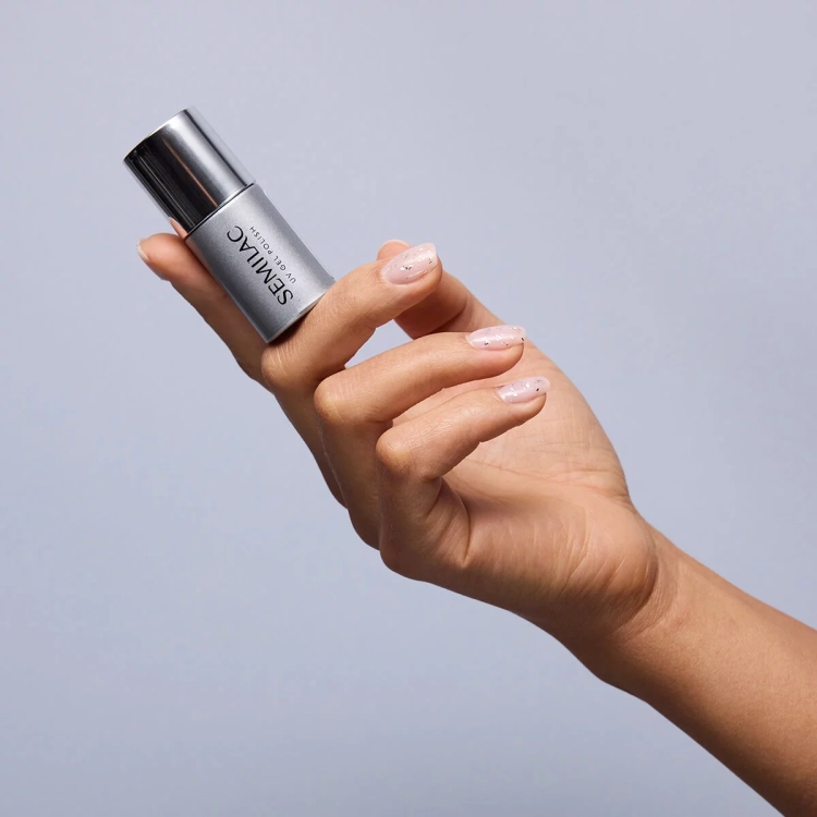 957, Semilac 957 Jelly Green, lakier hybrydowy zielony, lakier hybrydowy półtransparentny, efekt glass nails, lakier hybrydowy Semilac 7 ml, lakier hybrydowy zielony 7 ml, NaszePaznokcie.pl