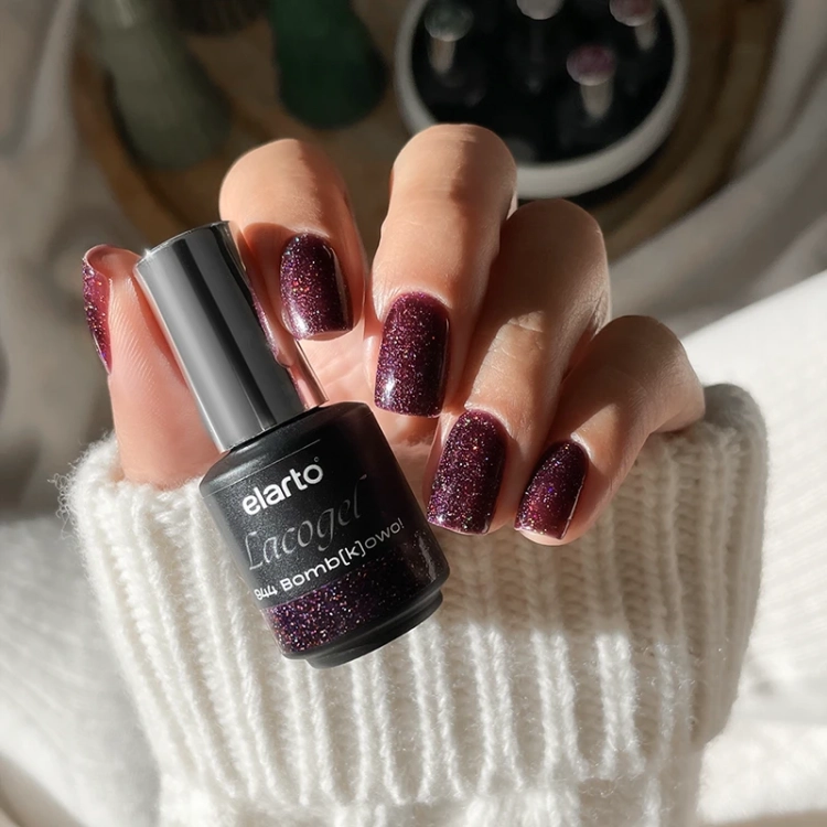 Elarto Lacogel 944, lakier hybrydowy burgund-fiolet, lakier hybrydowy z holograficznym brokatem, lakier hybrydowy 7 ml, Frost Class kolekcja, manicure hybrydowy błysk, NaszePaznokcie.pl