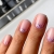 Lacogel 950 Lavendiva, lakier hybrydowy fioletowy, lakiery hybrydowe, manicure hybrydowy, holo lakier, princess glow, trwały lakier, paznokcie hybrydowe, elarto, lakier do paznokci, magiczny efekt, ametystowy glow,