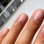 Lacogel 947 Gliterella, lakier hybrydowy złoty, lakiery hybrydowe, manicure hybrydowy, holo lakier, princess glow, trwały lakier, paznokcie hybrydowe, elart