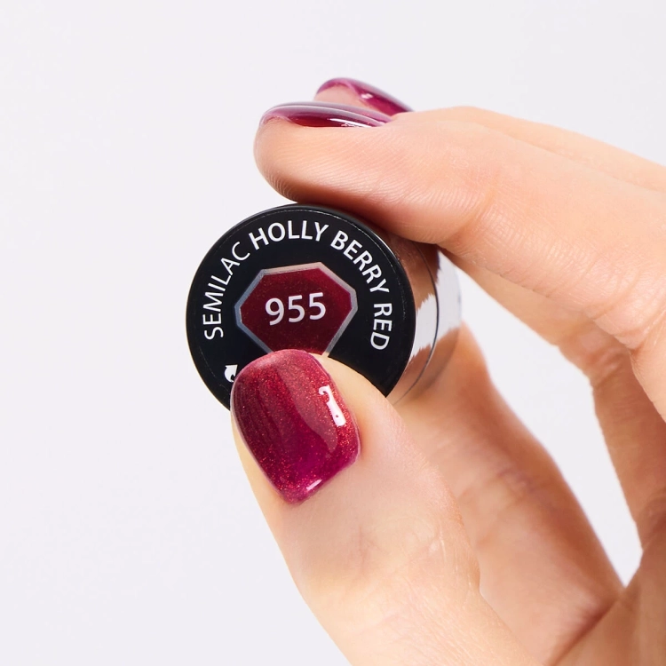 magnetyczny lakier hybrydowy czerwony, cat eye czerwony, holly berry red, lakier świąteczny paznokcie, lakier hybrydowy cat eye 3d, zimowy manicure hybrydowy, magnetyczna czerwień paznokcie
