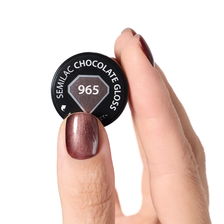 chocolate gloss lakier hybrydowy, magnetyczny lakier brązowy, lakier cat eye gloss, aksamitny lakier hybrydowy, elegancki manicure magnetyczny, lakier hybrydowy 3D, czekoladowy lakier hybrydowy, magnetyczny efekt gloss