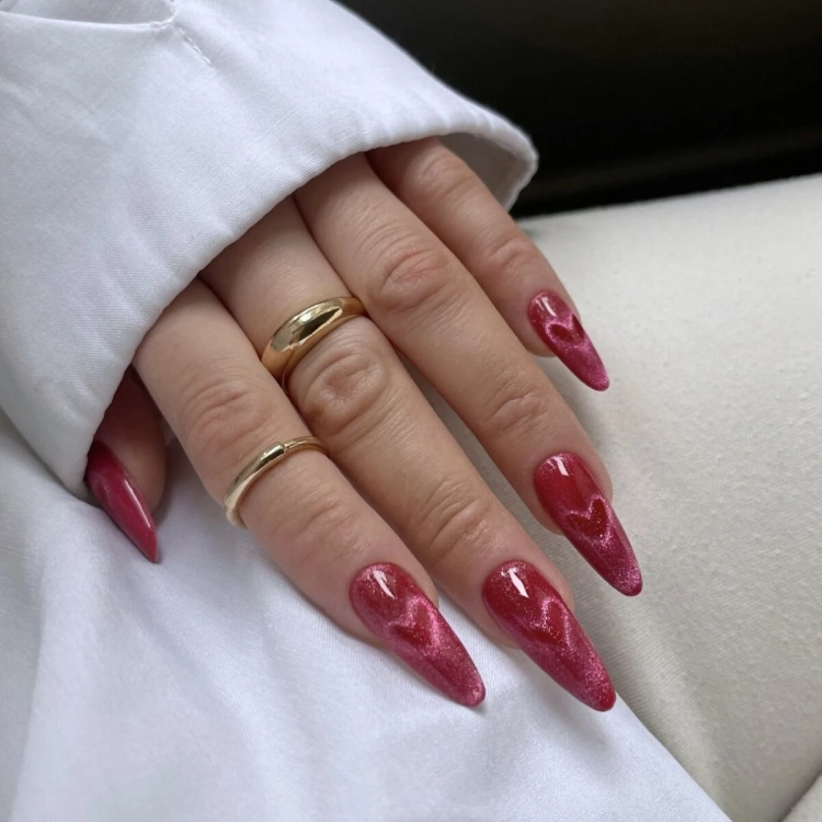 lakier hybrydowy Semilac Magnetic Raspberry 795, efekt cat eye magnetic, czerwony lakier hybrydowy z efektem flash, trwały lakier hybrydowy do salonów manicure