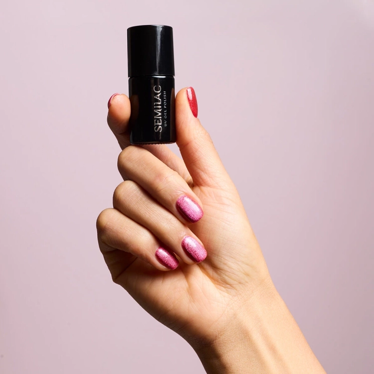 lakier hybrydowy Semilac Magnetic Raspberry 795, efekt cat eye magnetic, czerwony lakier hybrydowy z efektem flash, trwały lakier hybrydowy do salonów manicure