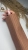 mankiet cynamonka marynarkowy, mankiet do zdjęć paznokci, akcesoria manicure do sesji zdjęciowych, dodatek do prezentacji stylizacji paznokci, elegancki mankiet mani pedi