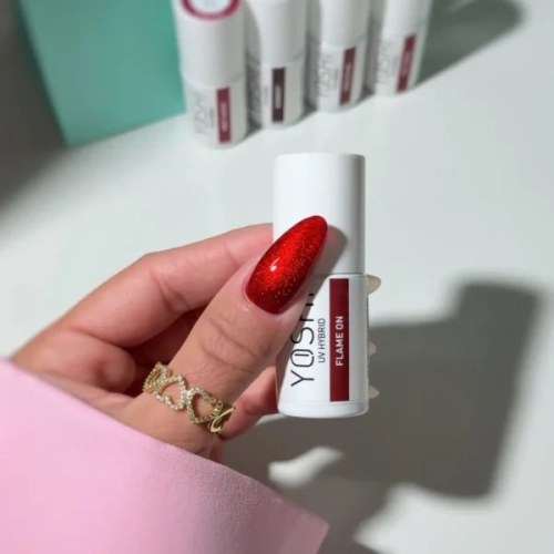 lakier hybrydowy Yoshi Flame On 261, czerwony lakier Cat Eye Yoshi, lakier hybrydowy magnetyczny czerwony, Yoshi Fireline lakier hybrydowy, profesjonalny lakier hybrydowy 6 ml, lakier do manicure hybrydowego Cat Eye