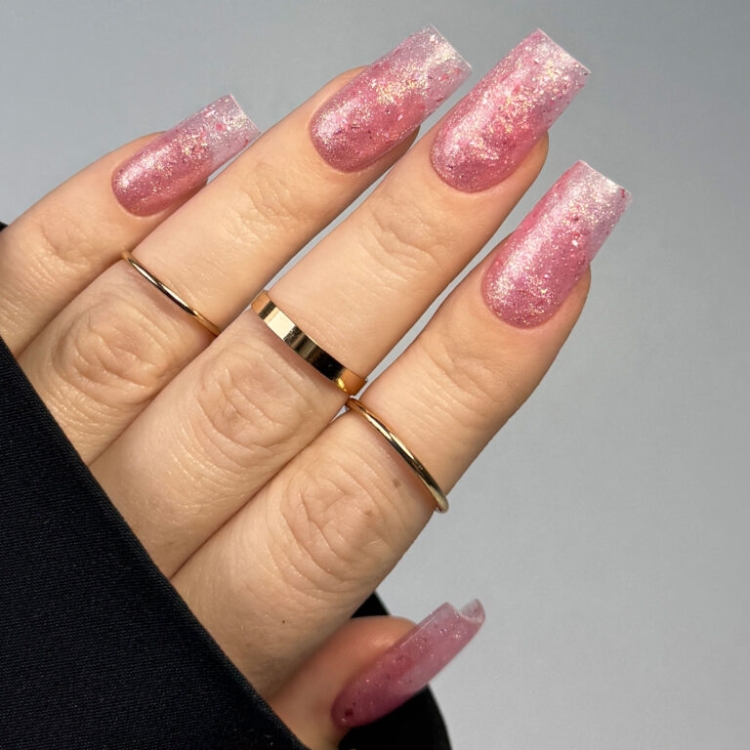 Ultra‑lśniący żel budujący Clavier UltraShining Builder Gel Candy Delight 02, żel budujący do paznokci z ultra blaskiem, builder gel do manicure i przedłużania, żel z drobinkami i złotymi płatkami, profesjonalny żel Clavier do stylizacji paznokci