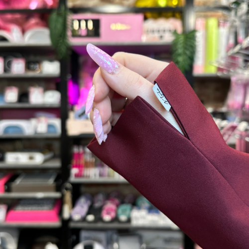 mankiet K Tyrka wino, mankiet do zdjęć paznokci premium, akcesoria stylistki paznokci Polska, mankiet fotograficzny manicure, profesjonalne dodatki do zdjęć paznokci