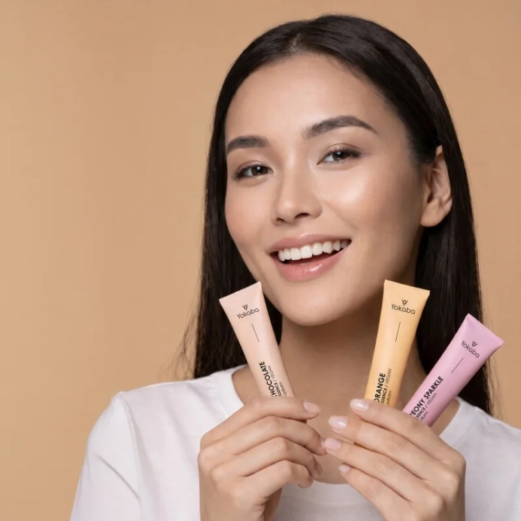 wegański balsam do ust Yokaba, Peony Sparkle Essence Vegan Lip Balm, balsam do ust z peonią, nawilżający balsam do ust 15 ml, balsam do ust z olejem awokado, balsam do ust z olejem migdałowym,