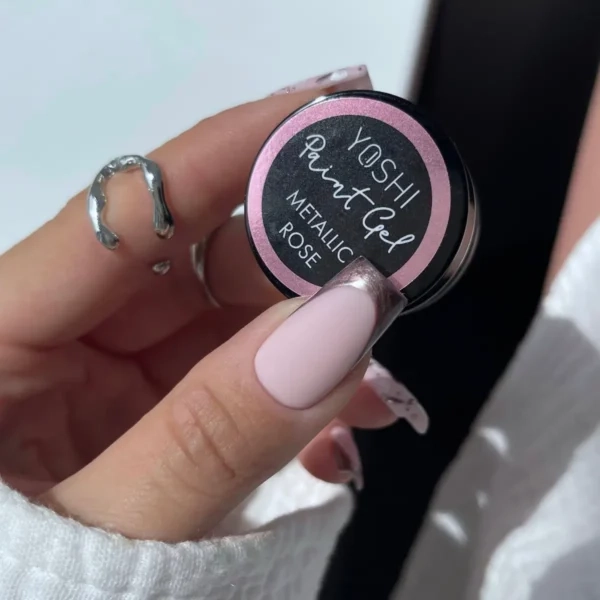 Paint Gel Yoshi Metallic Rose, metaliczny róż do zdobień, różowy paint gel, żel UV LED do Nail Art, metaliczny żel do paznokci, efekt mirror, żel do cienkich linii, profesjonalny paint gel Yoshi, różowe zdobienia paznokci, metaliczny róż na paznokciach.