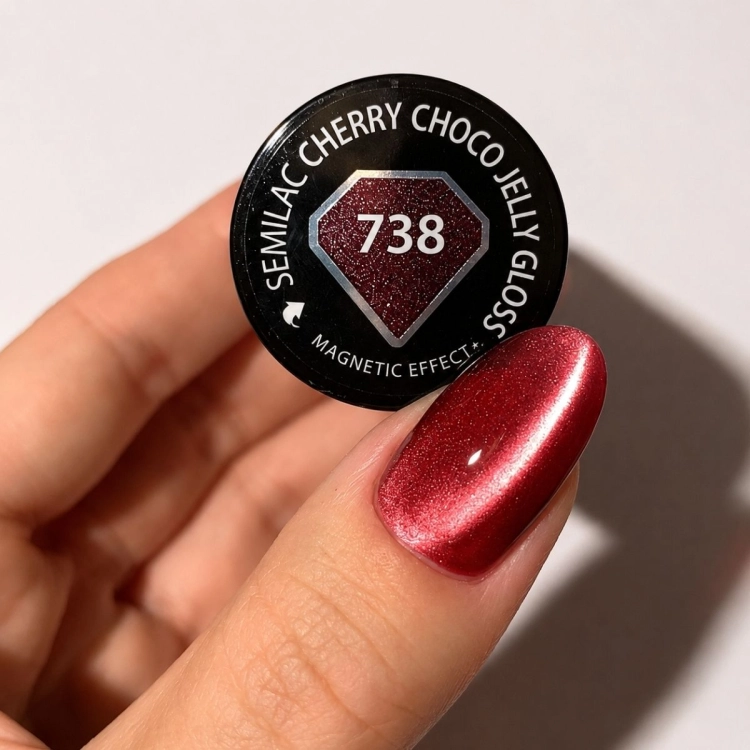 Semilac 738 Cherry Choco Jelly Gloss 7 ml — kolor na paznokciu