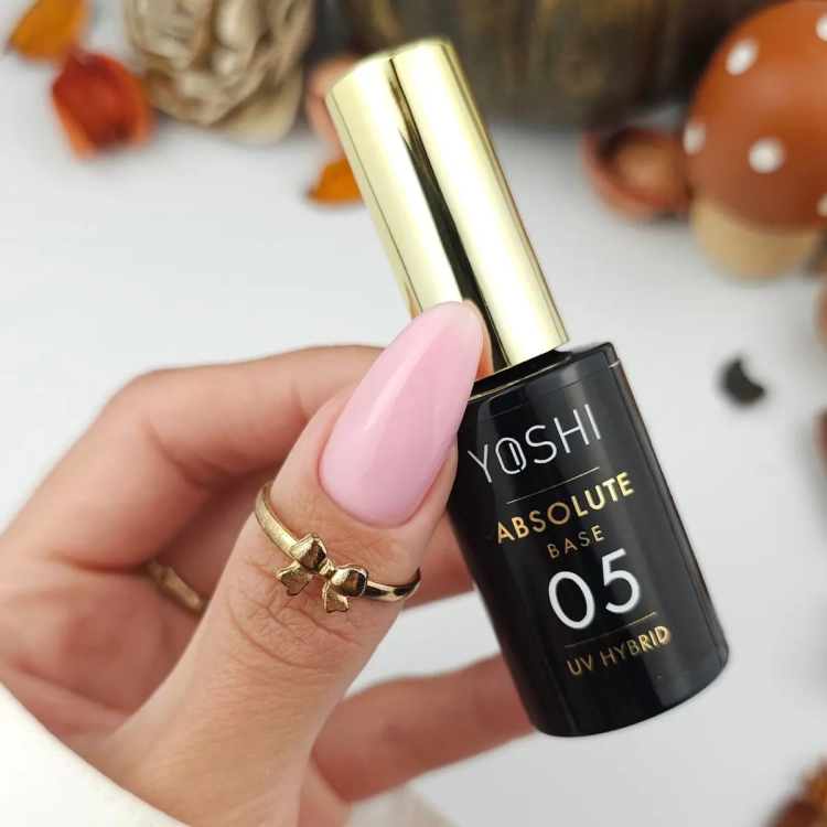 Yoshi Absolute Base No5 10 ml — odcień na paznokciach