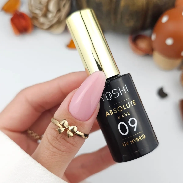Yoshi Absolute Base No9 10 ml — odcień na paznokciach