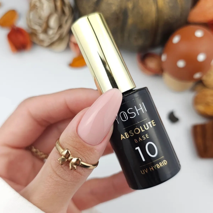 Yoshi Absolute Base No10 10 ml — odcień na paznokciach