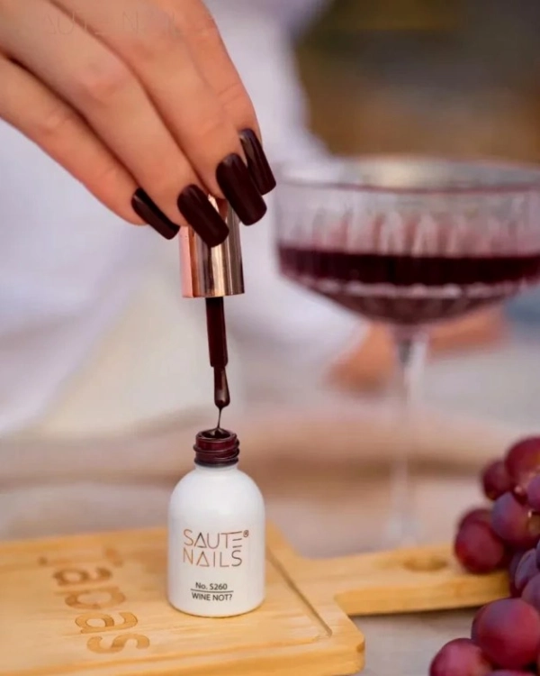 Saute Nails Lakier hybrydowy S260 Wine Not? 8 ml - bordo