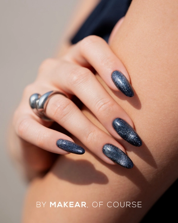 Makear Magnetic Fall Cat Eye & Flash MC01 8ml — stylizacja na dłoni