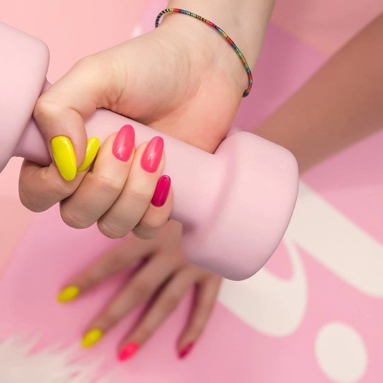 Lakier hybrydowy hi hybrid 5 ml  Neon Yellow #121