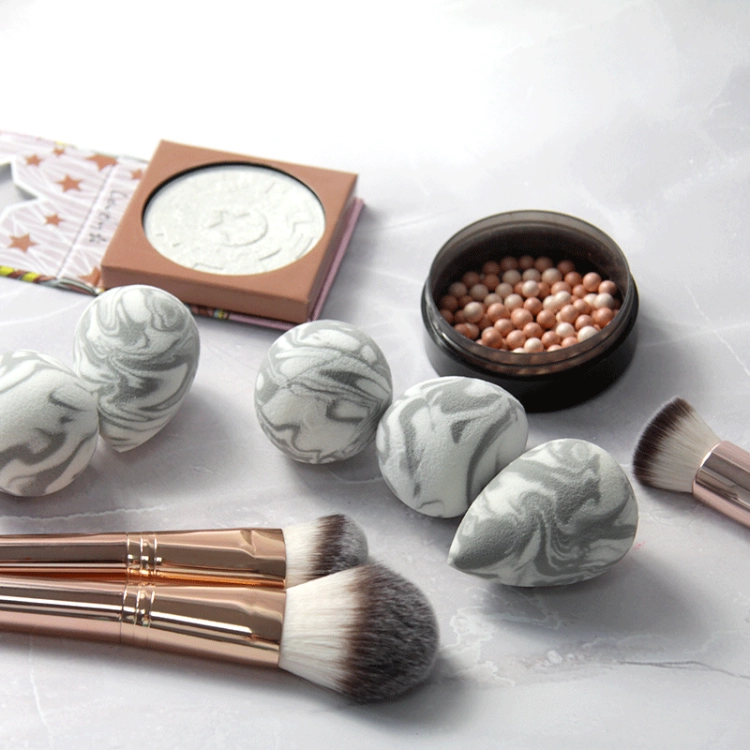 Gąbka do makijażu Donegal Blending Sponge marmurkowa